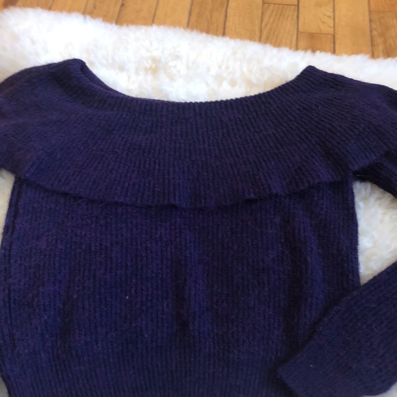 ANTHROPOLOGY KIMCHI BLUE Chrissy off-the-shoulder ruffle sweater. purple. XS. - Picture 8 of 13